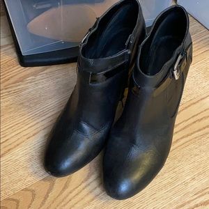Ralph Lauren booties size 9